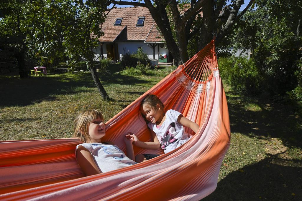 Villa Bell House Bukkzserc Esterno foto