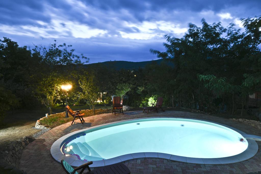 Villa Bell House Bukkzserc Esterno foto